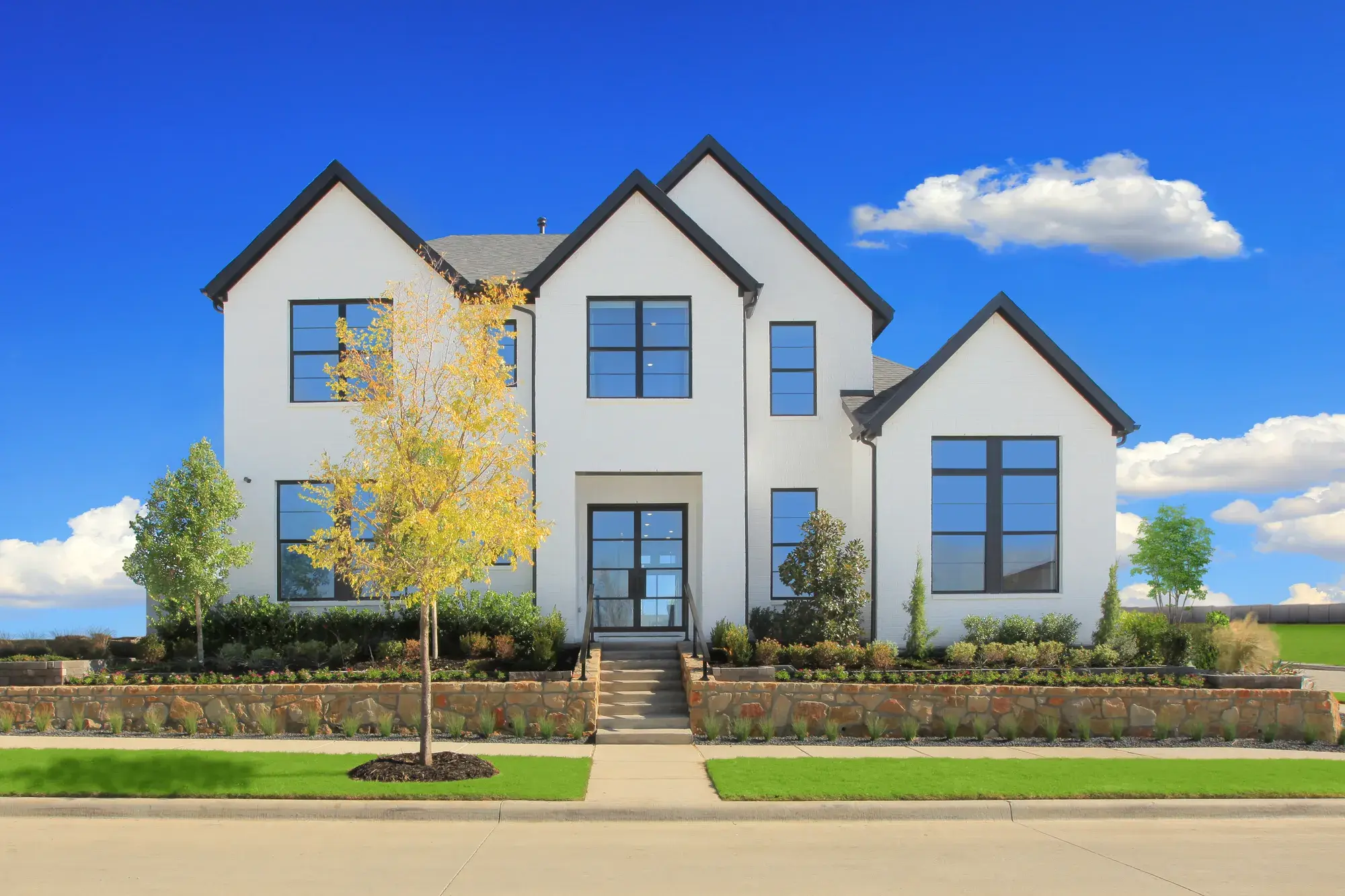 Natural stone retaining wall in Boyd